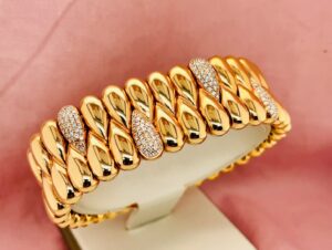 Gold bracelet for women McLean